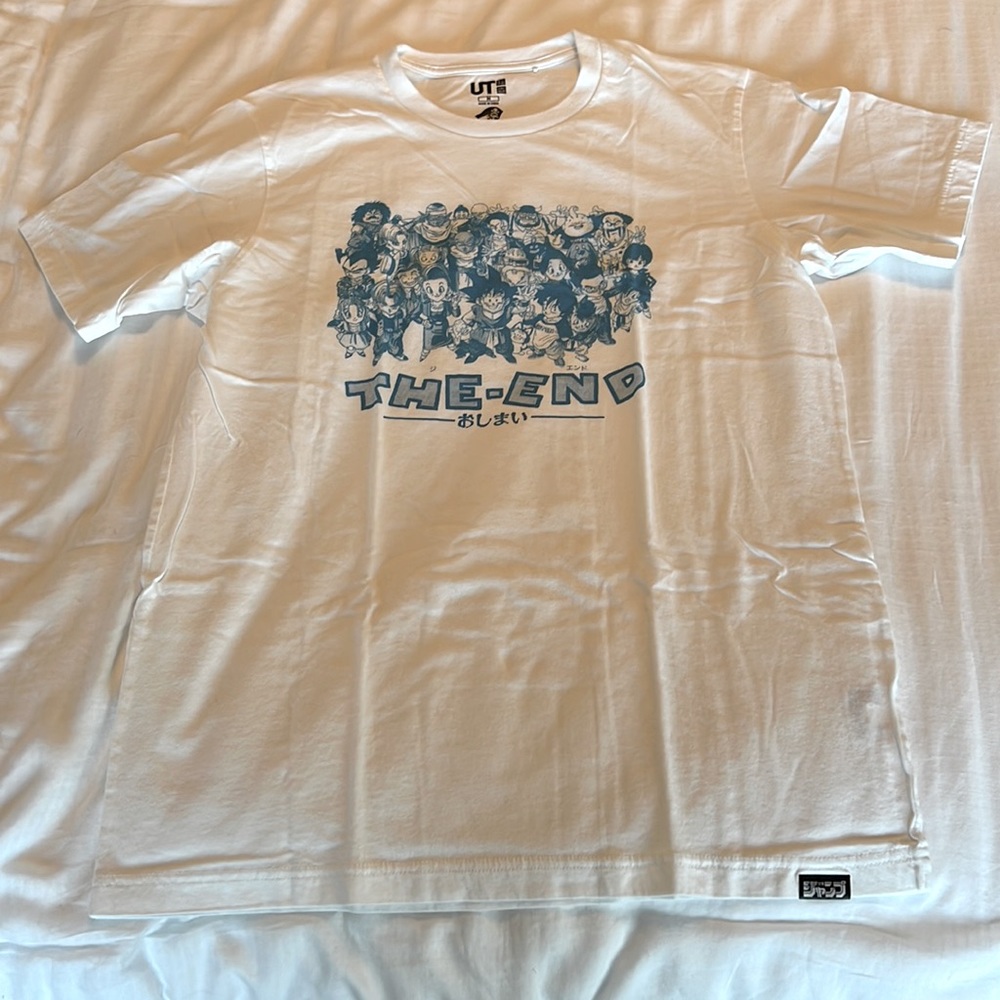 UNIQLO Dragon Ball Z The End Men’s Medium Graphic Shirt